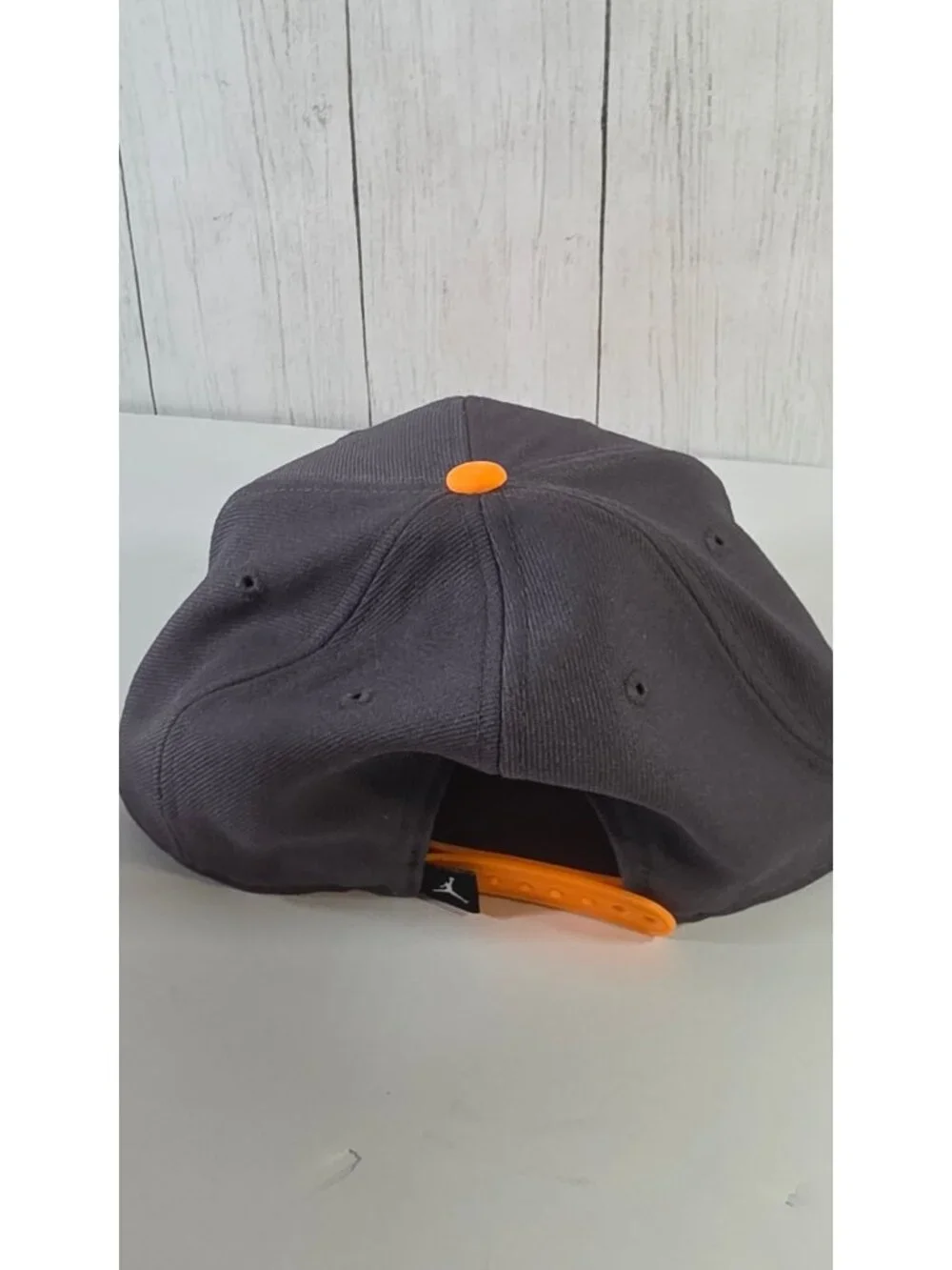 NIKE AIR JORDAN TRUE JUMPMAN SNAPBACK HAT GRAY ORANGE FLAT BRIM BASEBALL CAP OSF